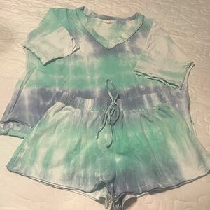 LA MIEL Tie-Dye Pajama Set in Green and Blue